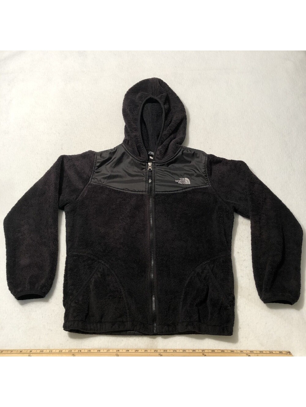 The North Face Boys Black Puffer Jacket Hooded Faux Fur Outer Insulated Zip